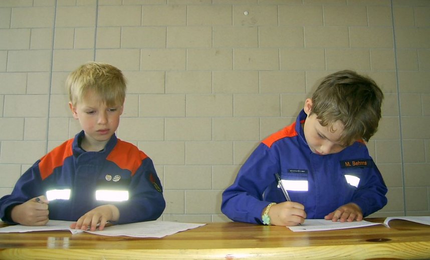 auf dem Gel&auml;nde der Freiwilligen Feuerwehr Bleicherode stellten sich die Kinder der Pr&uuml;fung des Leistungsabzeichens der Th&uuml;ringer Jugendfeuerwehr f