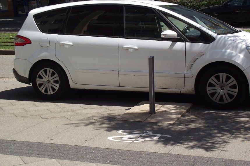 Parkbuchten in der Rautenstra&szlig;e - seit langem ein Problem