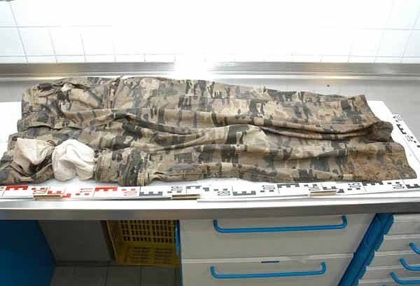 Bekleidung der Gesuchten