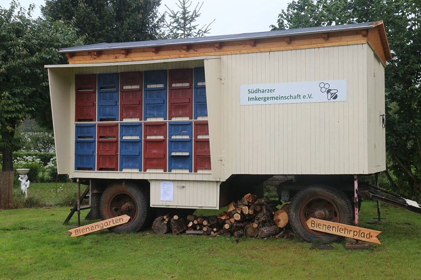 Erster Nordth&uuml;ringer Bienenlehrpfad er&ouml;ffnet