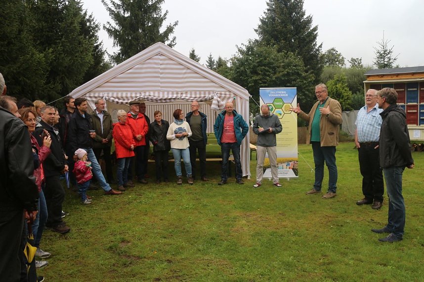 Erster Nordth&uuml;ringer Bienenlehrpfad er&ouml;ffnet
