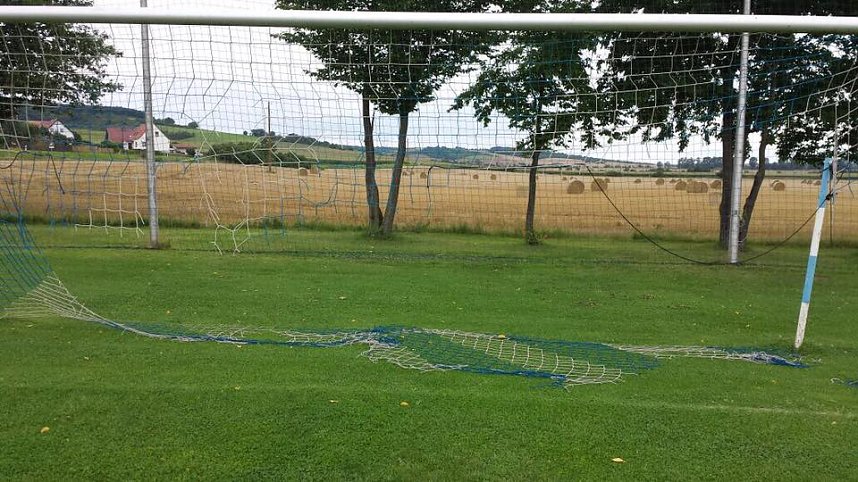 Zerschnittene Tornetze in Auleben