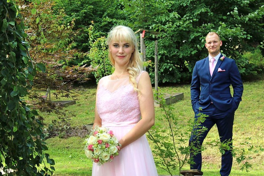 Freie Hochzeit im Ahornpark