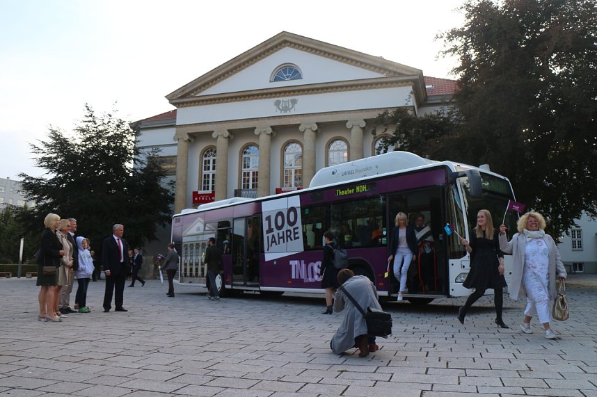 Ein Bus zum Geburtstag - Theater Nordhausen feiert 100. Jubil&auml;um