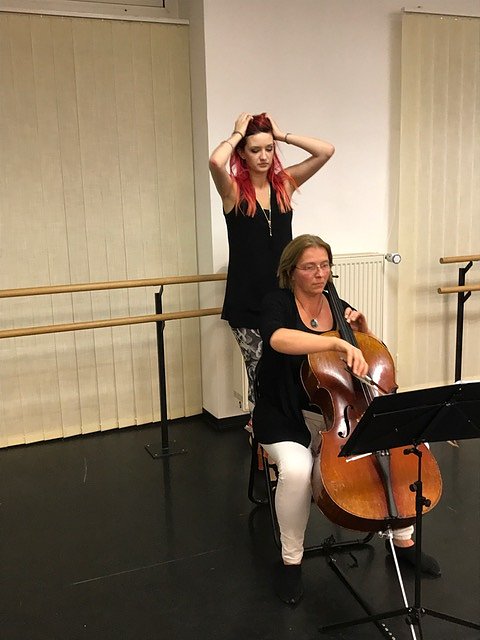 Tanzen im Park Hohenrode