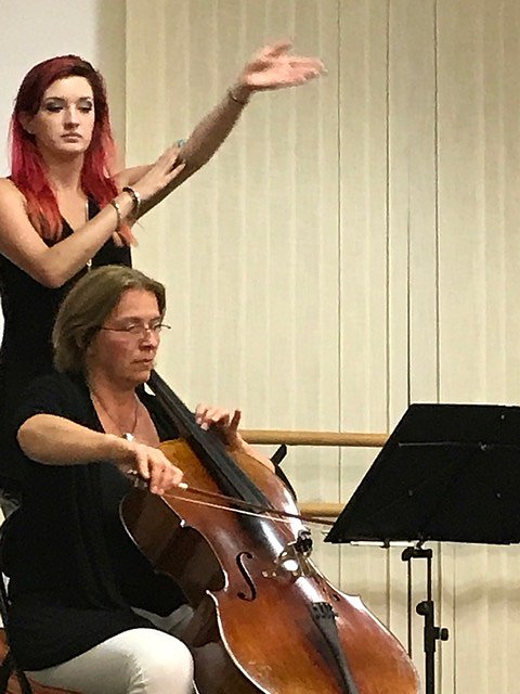 Tanzen im Park Hohenrode