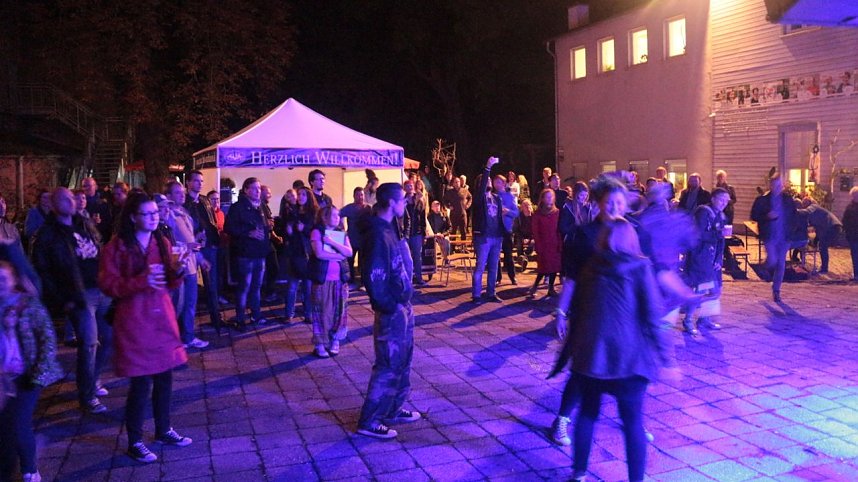 Jazz-Attack auf dem Hof der Jugendkunstschule Nordhausen