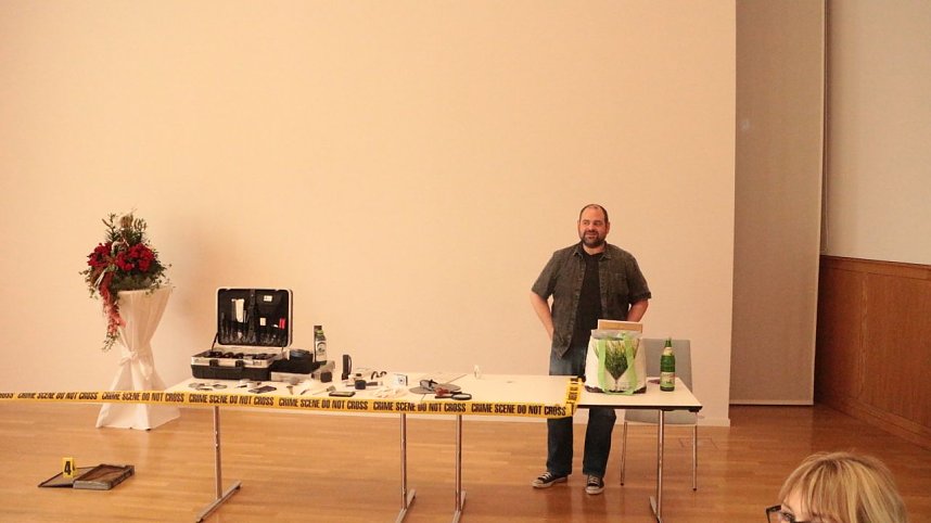 Spurensicherung in der Stadtbibliothek