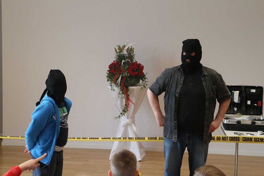 Spurensicherung in der Stadtbibliothek