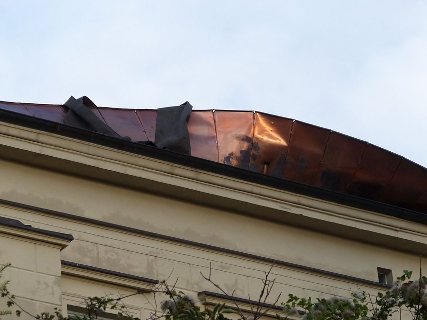 Gefahr in Verzug - Dach in der K&uuml;lz-Stra&szlig;e besch&auml;digt