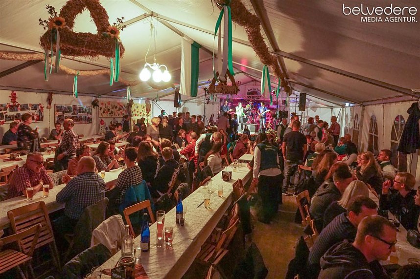 Kirmestanz im Samstagabend