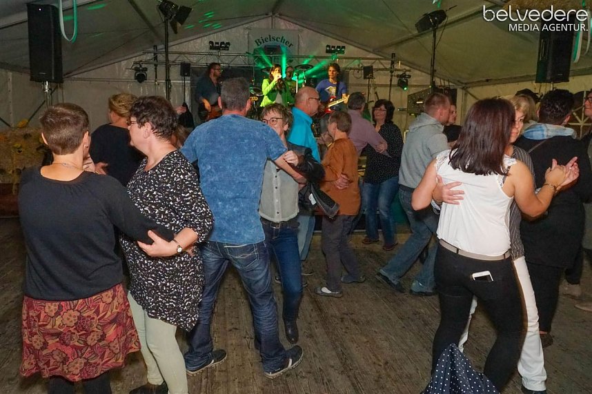 Kirmestanz im Samstagabend