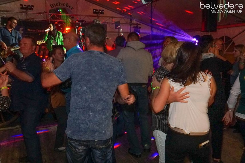 Kirmestanz im Samstagabend