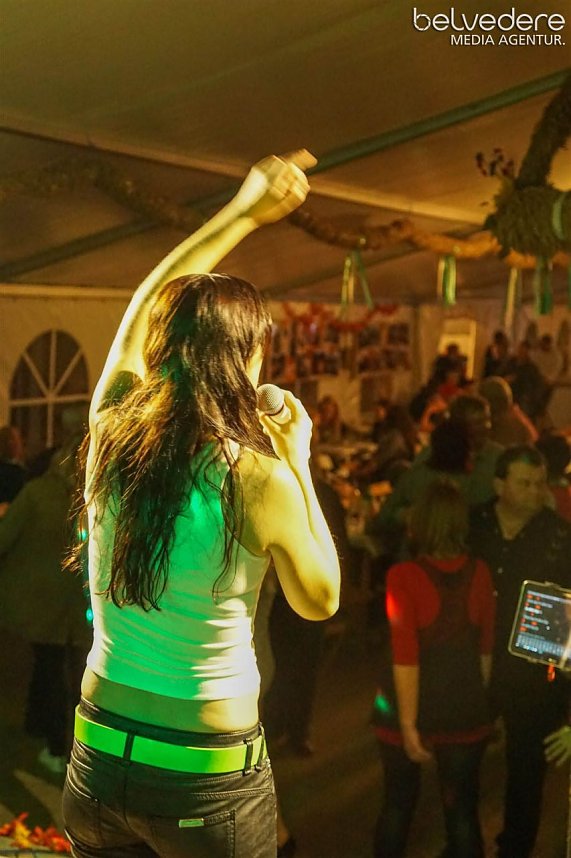 Kirmestanz im Samstagabend