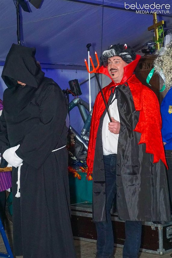 Kirmestanz im Samstagabend