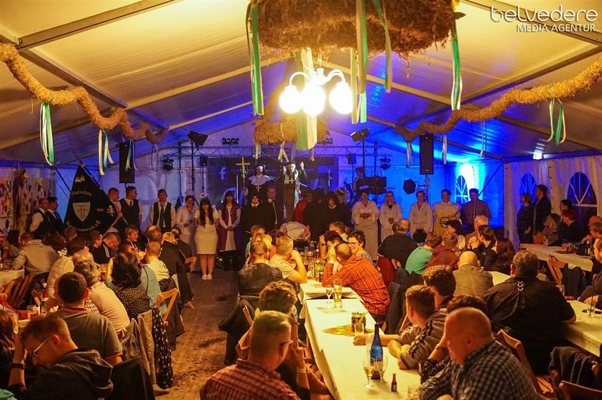 Kirmestanz im Samstagabend