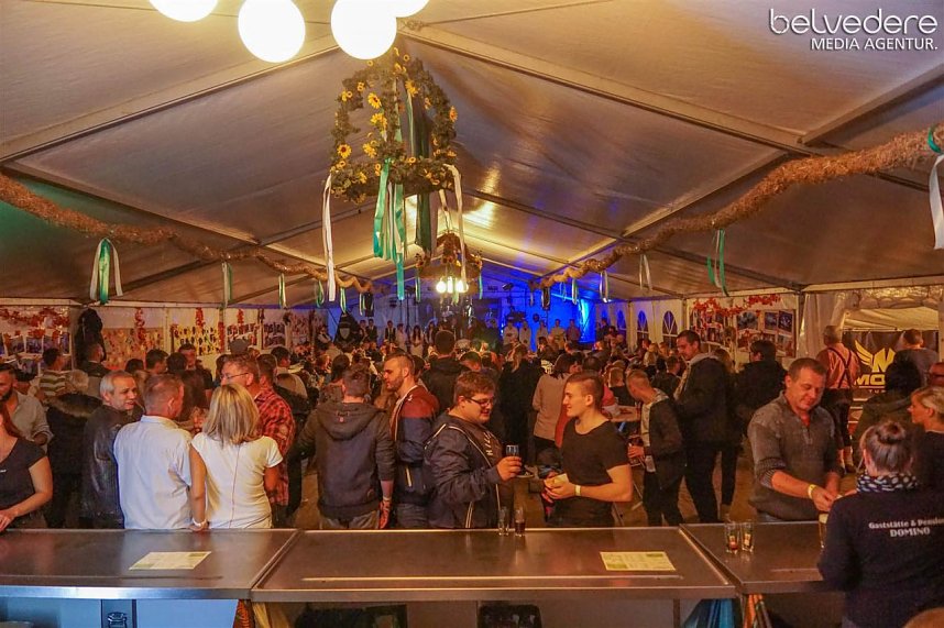 Kirmestanz im Samstagabend