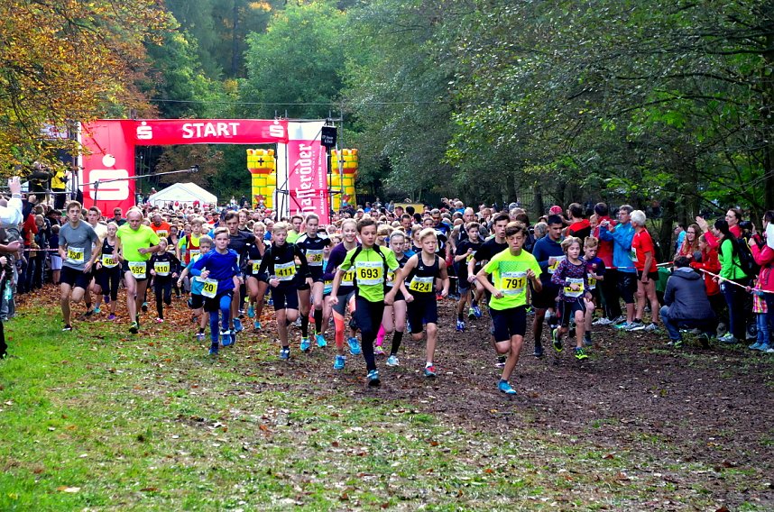 Das Team Ev. Fachkrankenhaus Neustadt/S&uuml;dharz beim 40. Harzgebirgs-Jubil&auml;umslauf