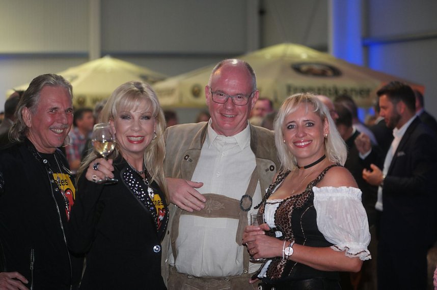 Helmut Peter feierte Geburtstag mit 600 G&auml;sten