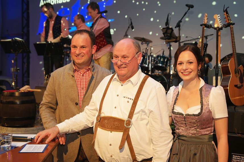 Helmut Peter feierte Geburtstag mit 600 G&auml;sten