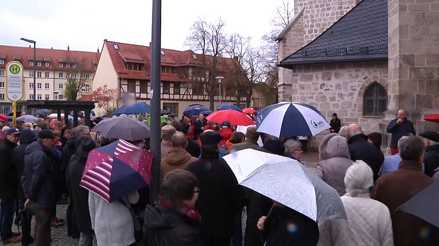 Luther-Denkmal vor der Blasii-Kirche eingeweiht
