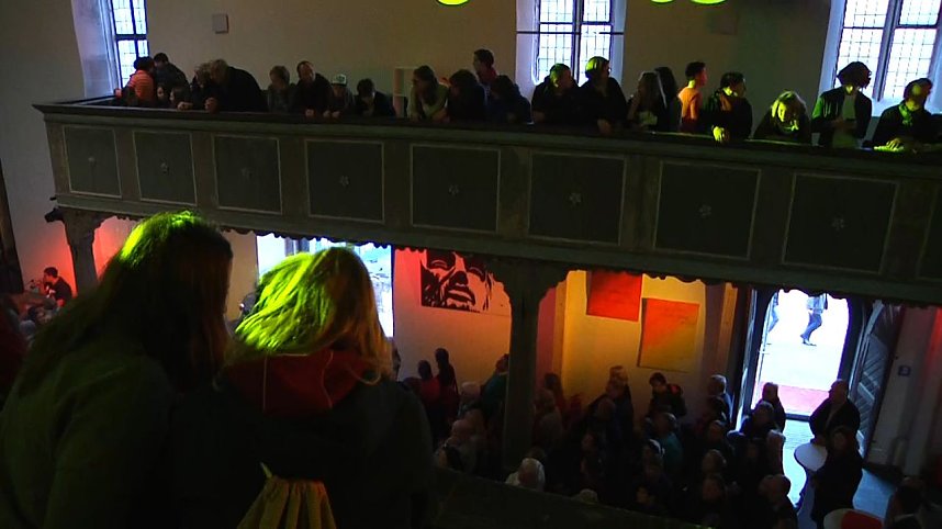 Junge Christen &uuml;bernehmen in der Altendorfer Kirche