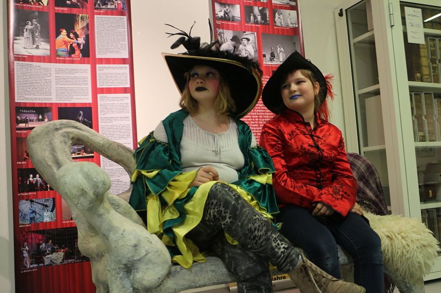 Kost&uuml;mspa&szlig; in der Flohburg