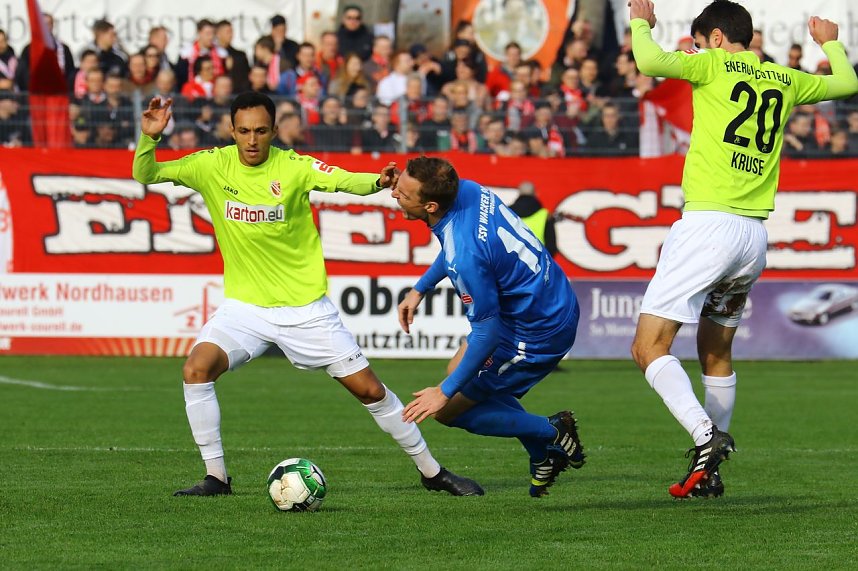 Unentschieden im Spitzenspiel