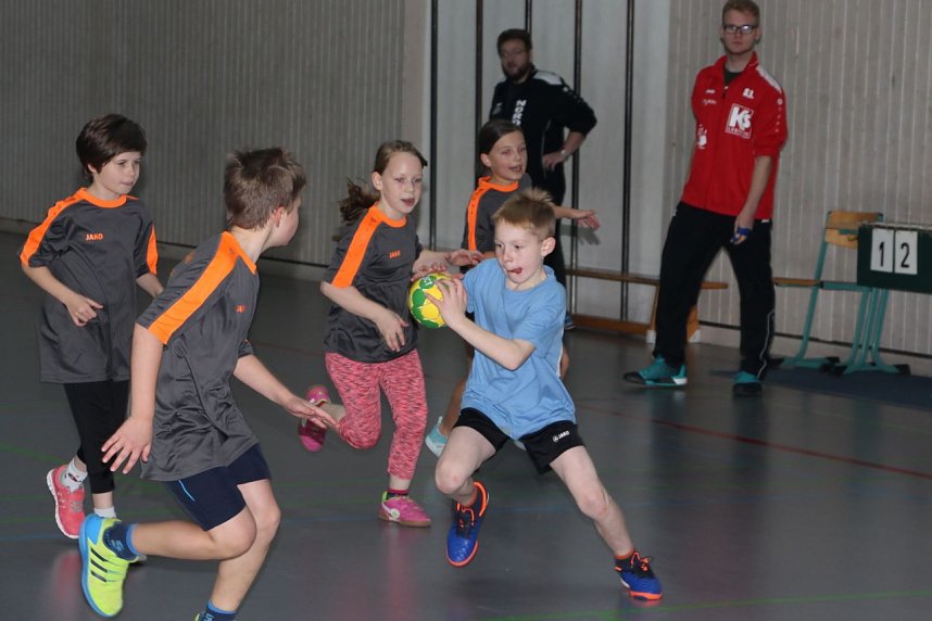 Handball Nachwuchs - der erste Sieg der Saison geht an Petersdorf