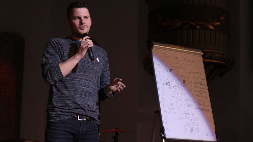 Poetry Slam in der Altendorfer Kirche
