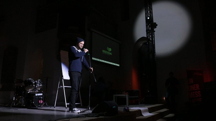 Poetry Slam in der Altendorfer Kirche