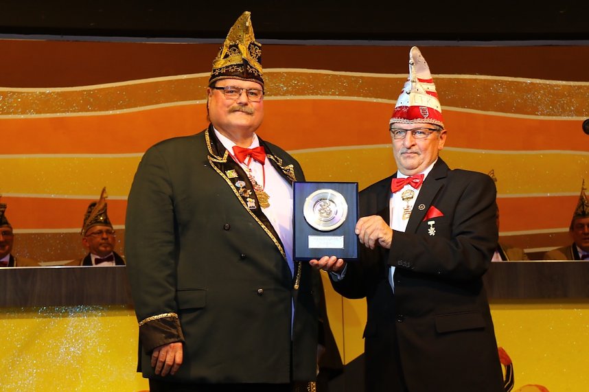 Ausgelassene Stimmung in der Festhalle