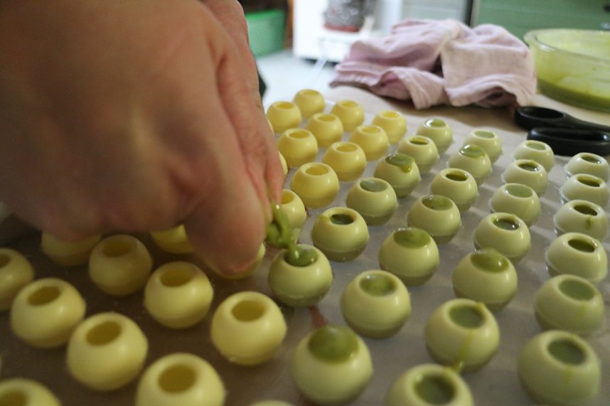 Backen, Basteln, B&auml;ume schm&uuml;cken - an der Jugendkunstschule und im Weltladen konnte man das heute selbst machen