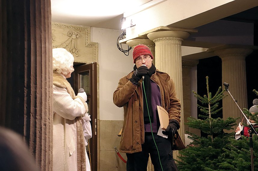 Am Theater und an der Kirche