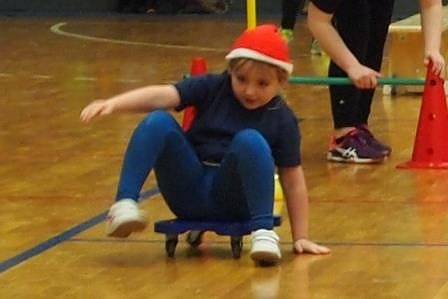 Nikolaus Spielfest der 1. Klassen