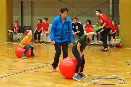 Nikolaus Spielfest der 1. Klassen
