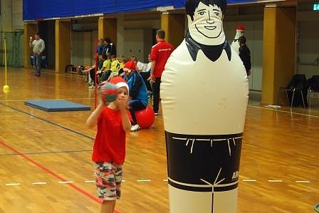 Nikolaus Spielfest der 1. Klassen