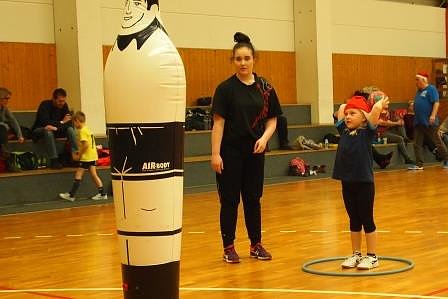 Nikolaus Spielfest der 1. Klassen