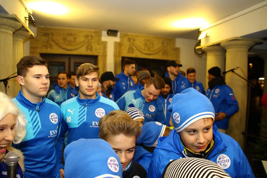 Wacker singt Weihnachtslieder