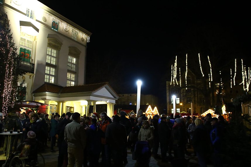 Wacker singt Weihnachtslieder