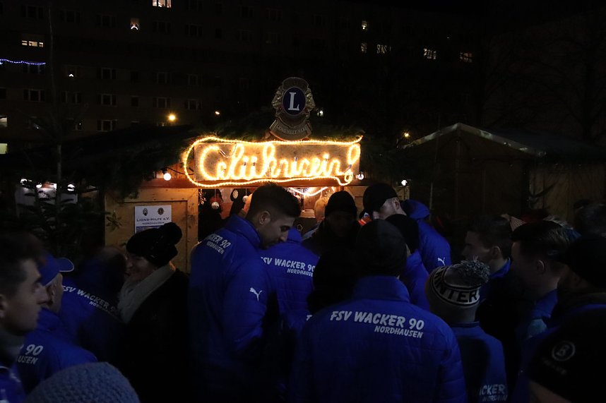 Wacker singt Weihnachtslieder