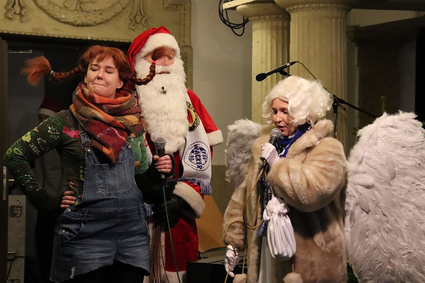 Wacker singt Weihnachtslieder