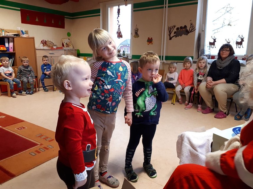 Besuch im Urbacher Spatzenh&auml;uschen