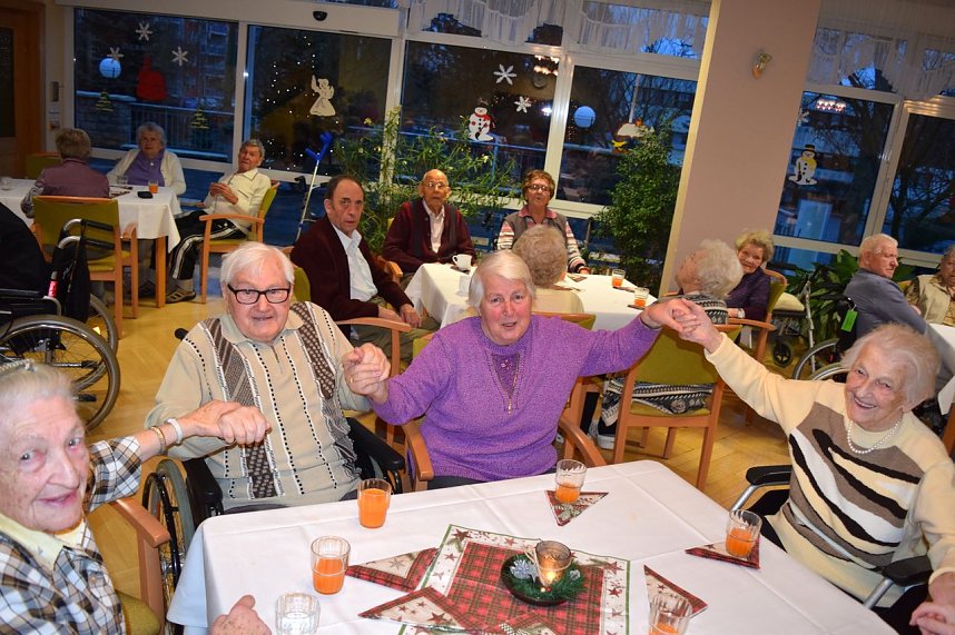 Advents- und Weihnachtszeit im DRK-Pflegeheim