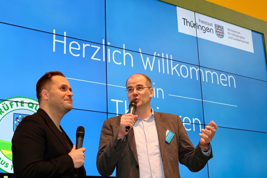 Erste Besucher in der Th&uuml;ringer Halle