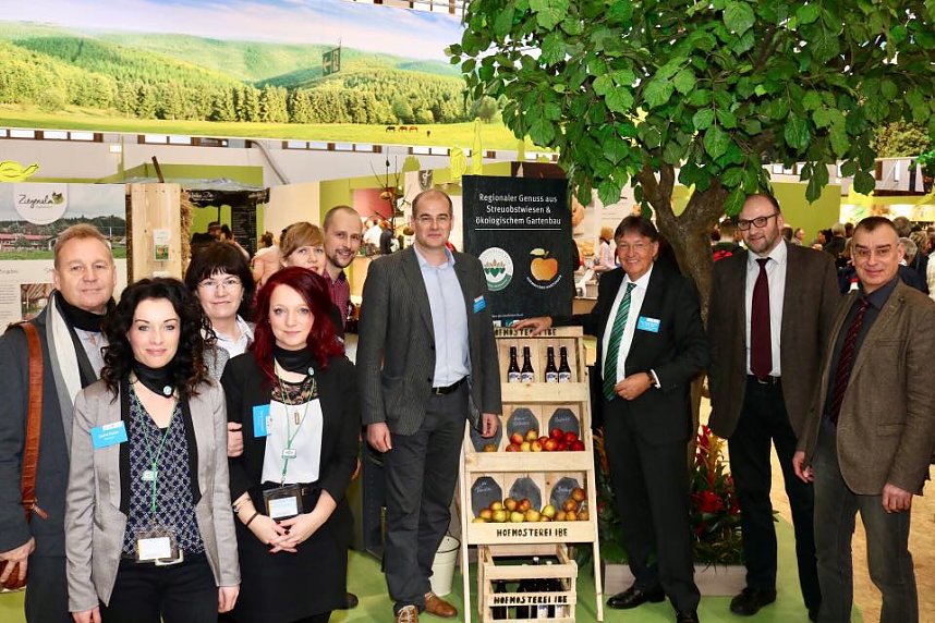 Erste Besucher in der Th&uuml;ringer Halle
