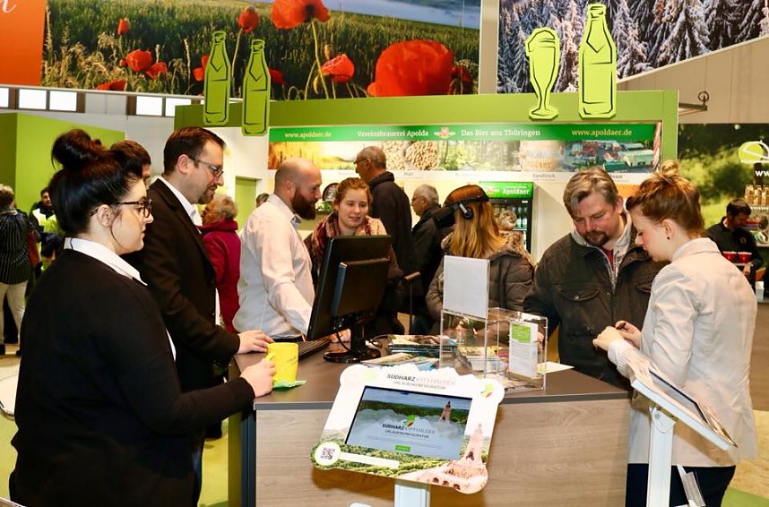 Erste Besucher in der Th&uuml;ringer Halle