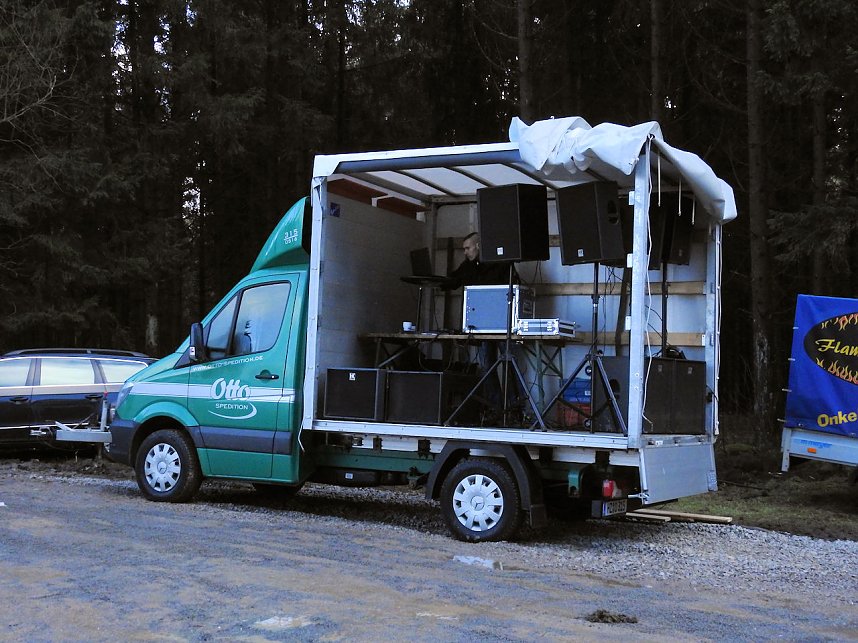 Schlittenhunde rennen rund um Benneckenstein