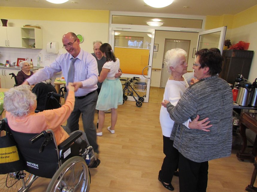 Tanztee im Seniorenzentrum Katharina von Bora