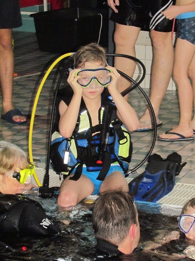 Ferienstart mit der Mega-Pool-Party